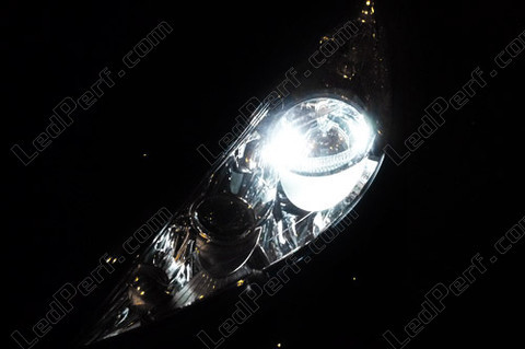 Luzes de presença (mínimos) LEDs (branco xénon   W5W 168 - 194 - T10 - Peugeot 207